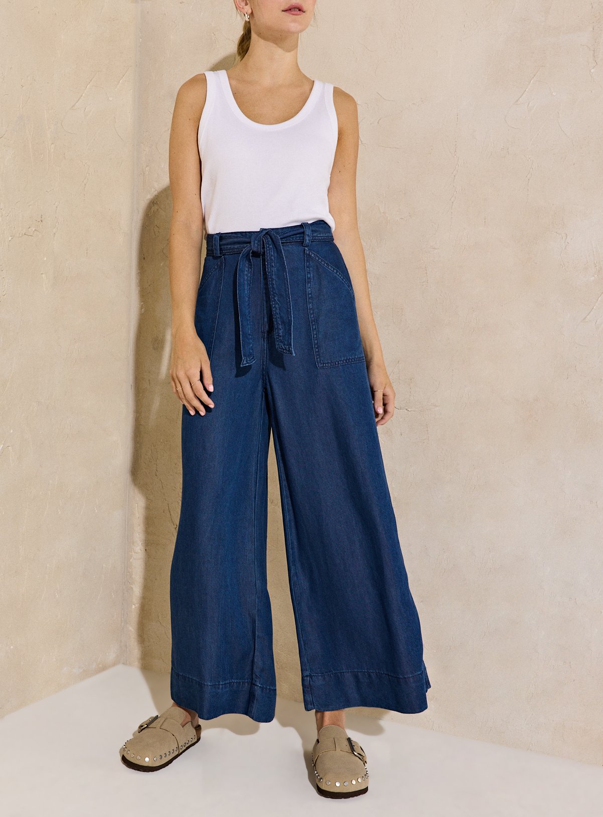 EVERBELLE Dark Washed Denim Cropped Jeans 16 - Image 3 thumbnail